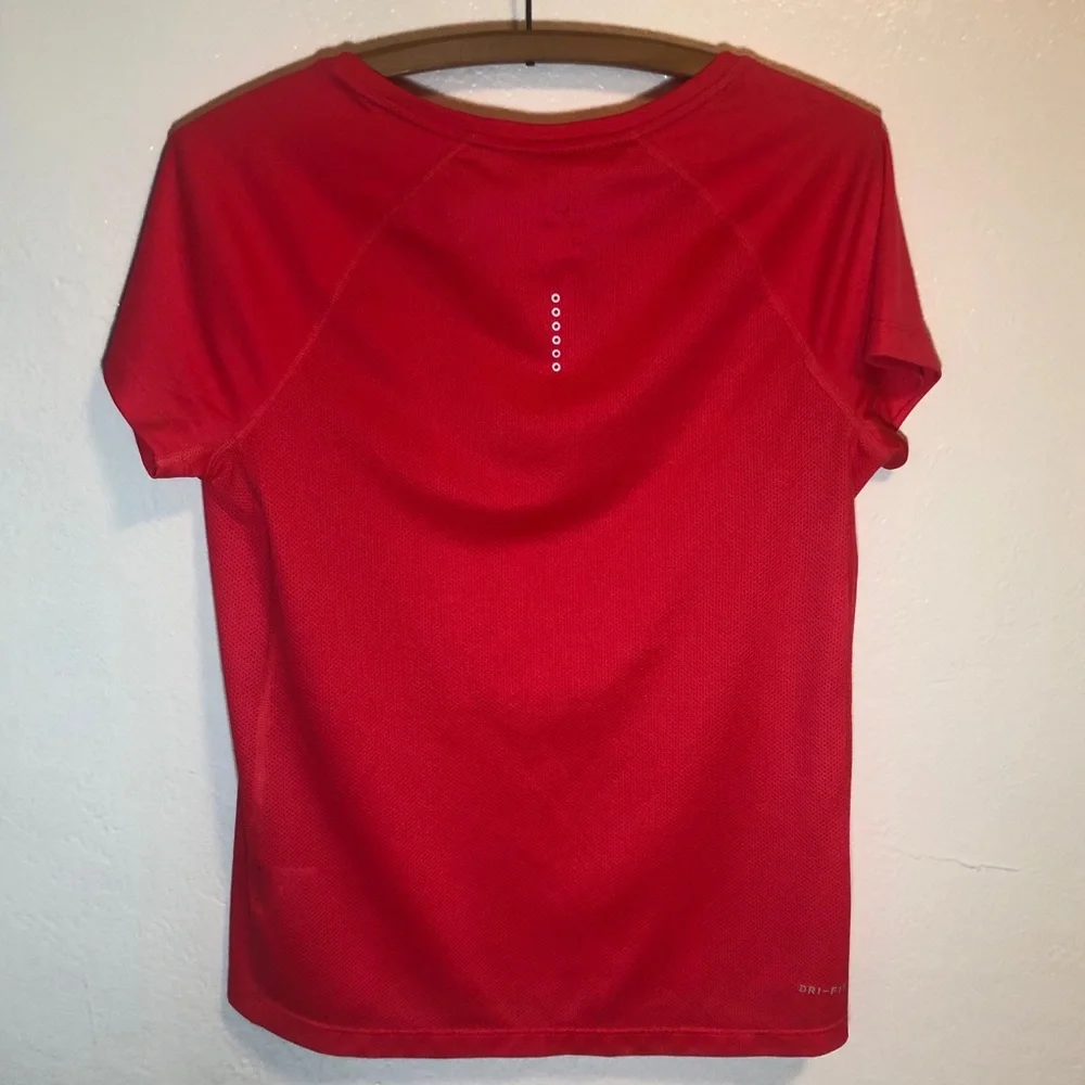 Nike Dri-fit scoop neck shirt